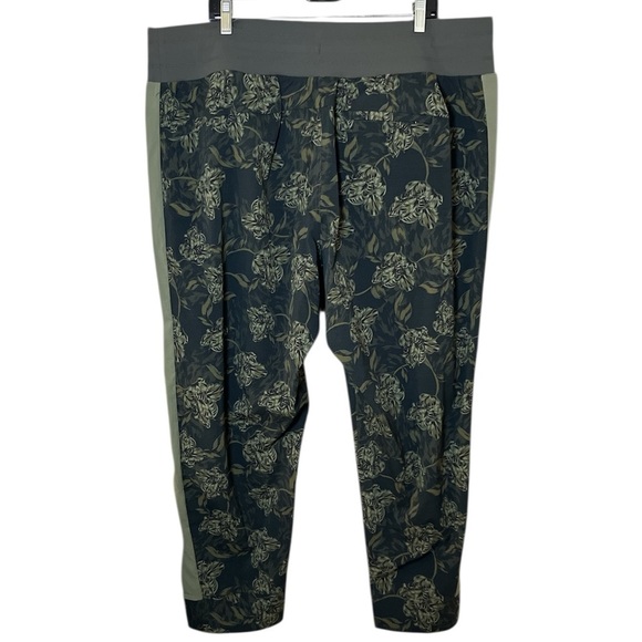 Athleta Trekkie North Printed Jogger Size 2X In Firma Floral Olive - Picture 5 of 14
